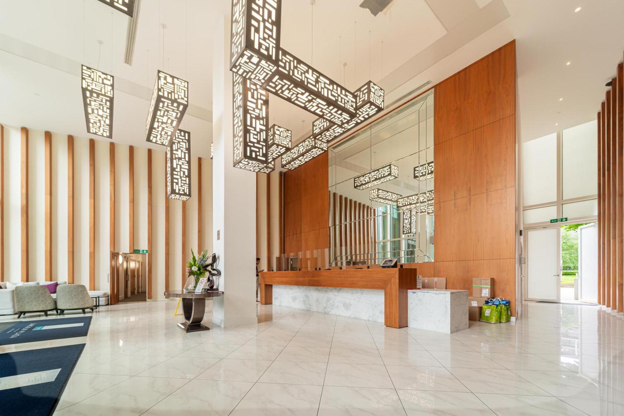 Stylish And Comfortable Canary Wharf Apartment Perfect For Long Stays 런던 외부 사진